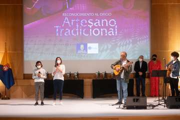 Homenaje del Cabildo a las caladoras grancanarias/TA.